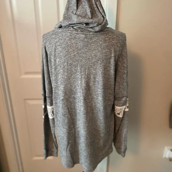 Victoria’s Secret - Picture 3 of 3